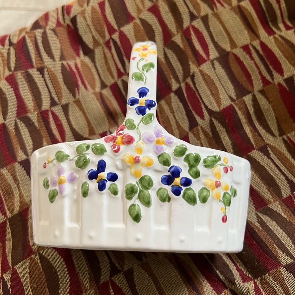 Jay Willfred basket made in Portugal hand painted